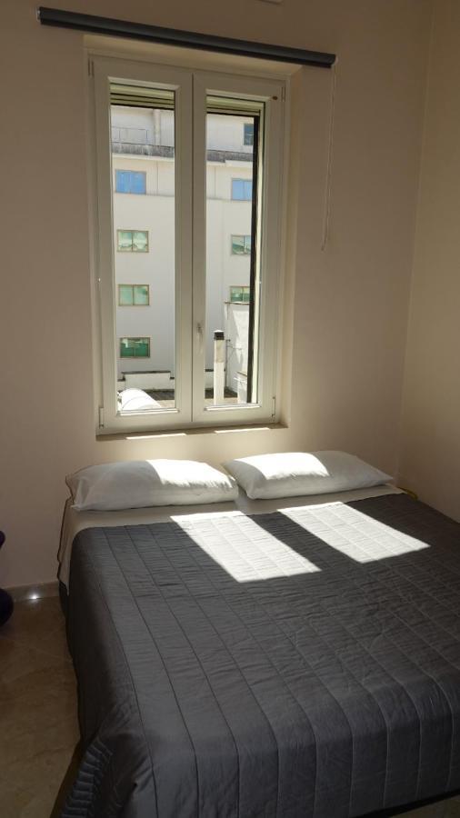 Cairoli Exclusive Rooms & Suite Brindisi Bagian luar foto