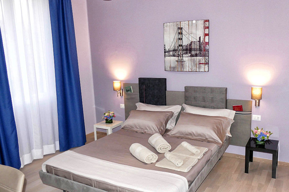 Cairoli Exclusive Rooms & Suite Brindisi Bagian luar foto