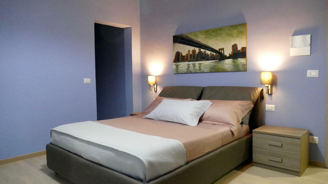 Cairoli Exclusive Rooms & Suite Brindisi Bagian luar foto