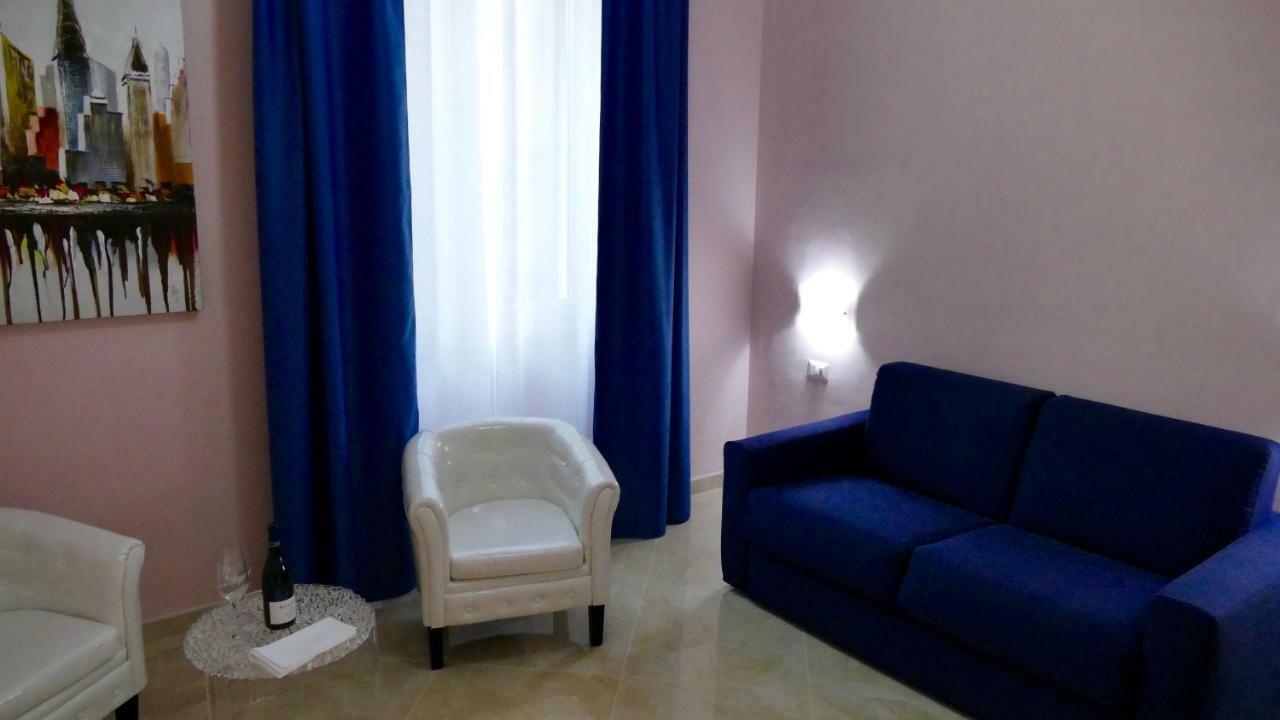 Cairoli Exclusive Rooms & Suite Brindisi Bagian luar foto