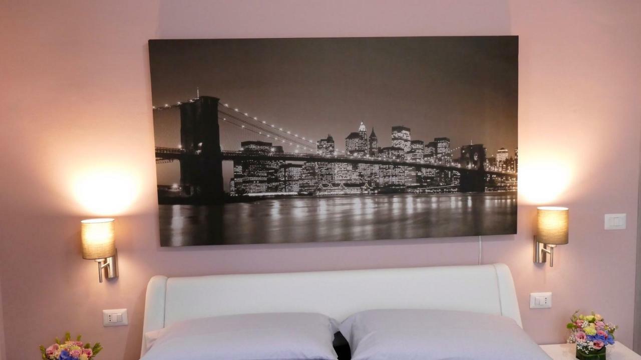 Cairoli Exclusive Rooms & Suite Brindisi Bagian luar foto