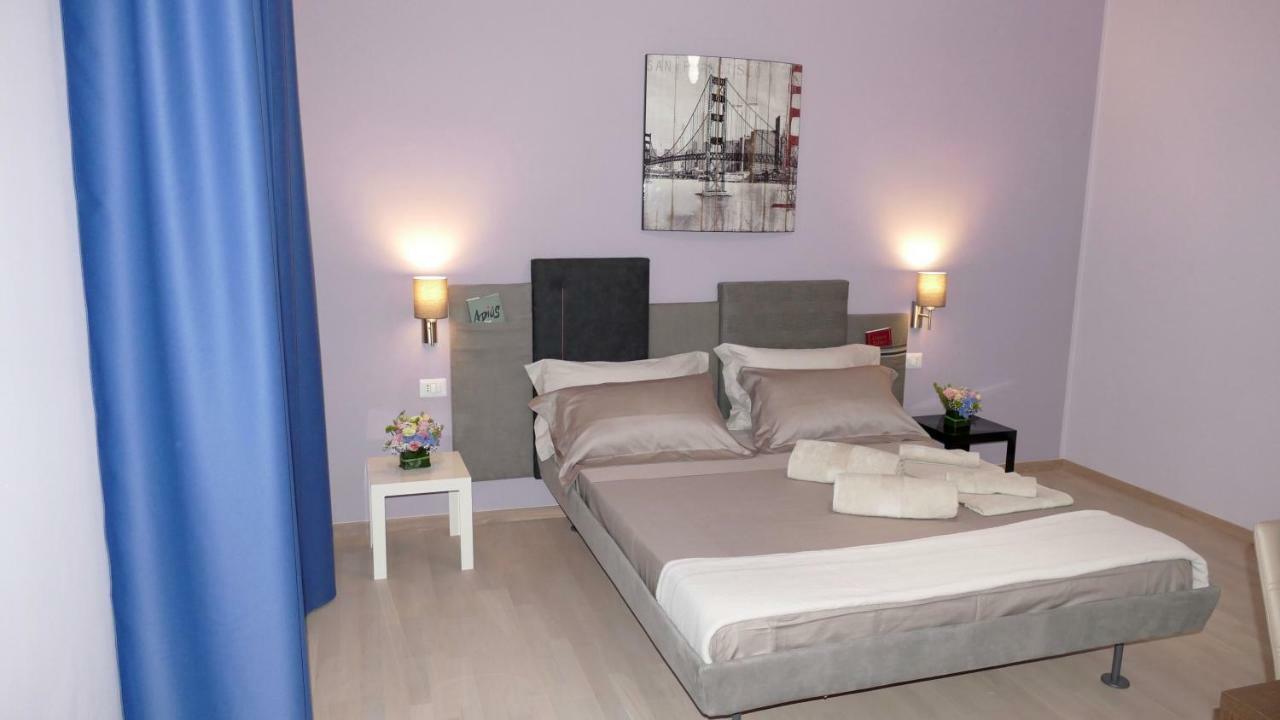 Cairoli Exclusive Rooms & Suite Brindisi Bagian luar foto