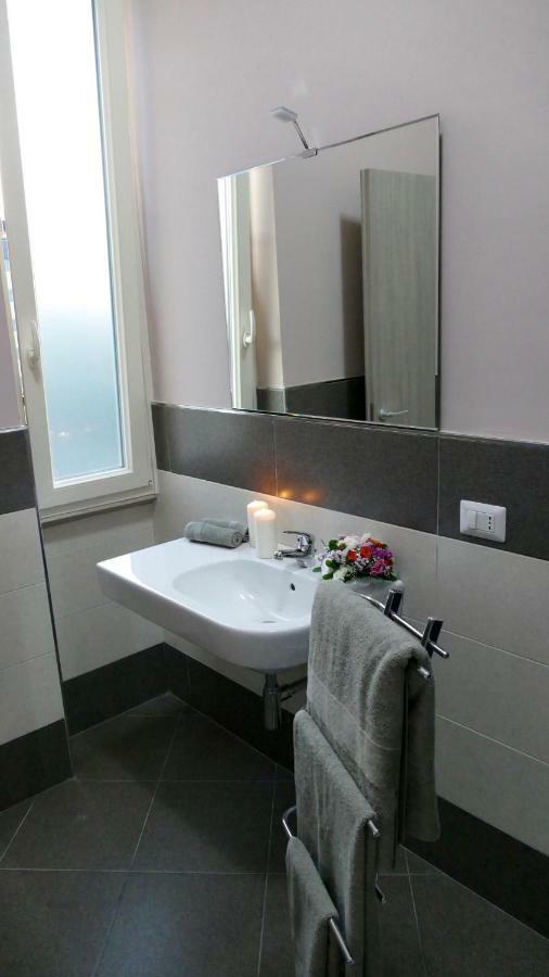 Cairoli Exclusive Rooms & Suite Brindisi Bagian luar foto