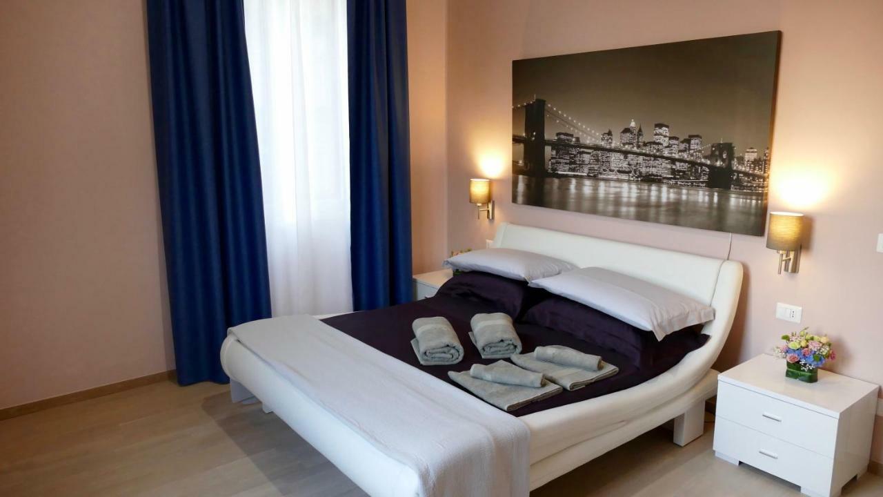 Cairoli Exclusive Rooms & Suite Brindisi Bagian luar foto
