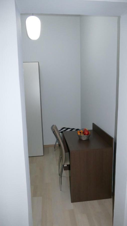 Cairoli Exclusive Rooms & Suite Brindisi Bagian luar foto