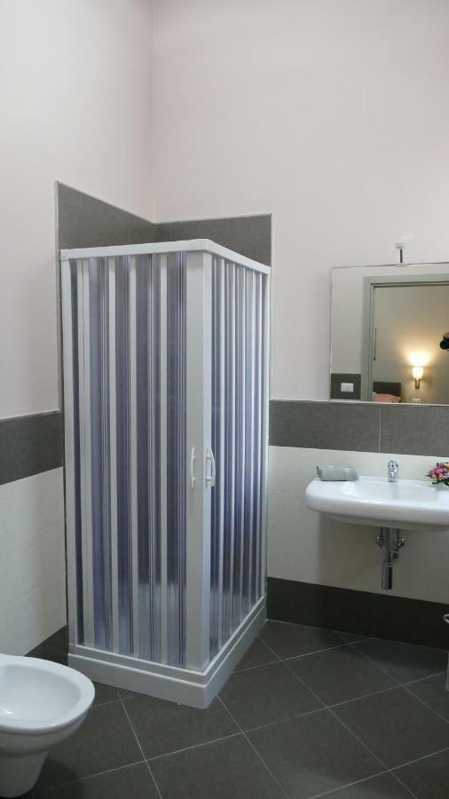 Cairoli Exclusive Rooms & Suite Brindisi Bagian luar foto