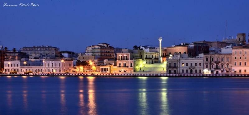 Cairoli Exclusive Rooms & Suite Brindisi Bagian luar foto