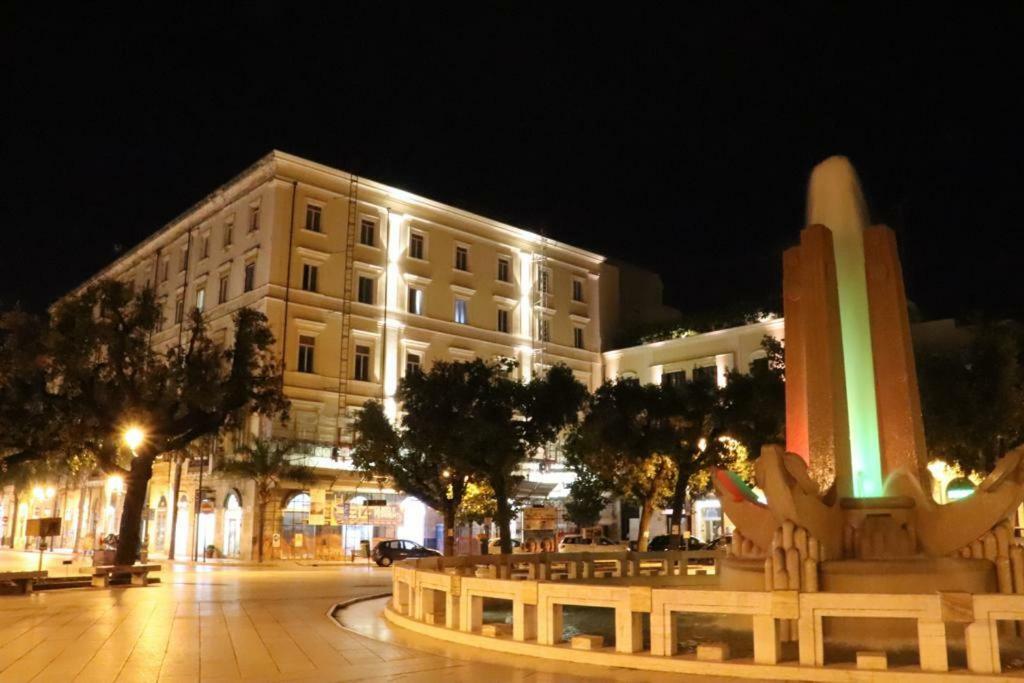 Cairoli Exclusive Rooms & Suite Brindisi Bagian luar foto
